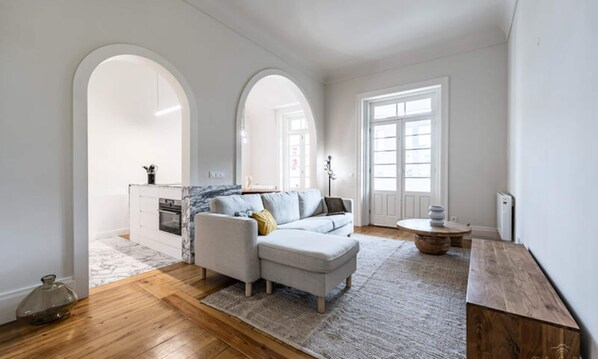 Living area - Nomad's Family - 3bdr City Vibe Porto (Porto)