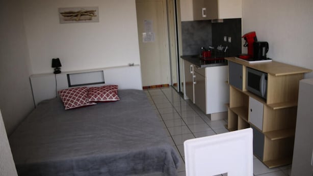 Room - Studio for 2 People (Agde)