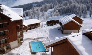 Outdoor pool - Apartment in Alps With Pool and Sauna (Puy-Saint-Vincent)