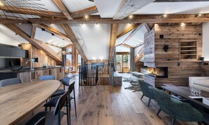 Interior - Apartment in Courchevel Near Ski Slopes (Courchevel)