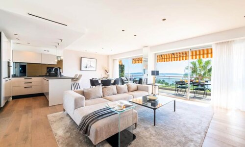 Apartment in Golfe-juan With Sea Views