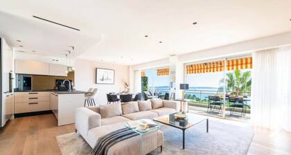 Apartment in Golfe-juan With Sea Views