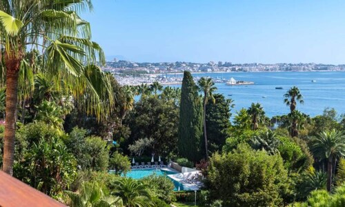Apartment in Golfe-juan With Sea Views