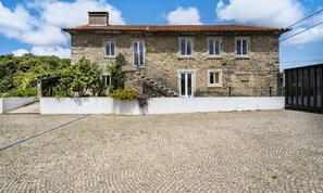 Exterior - Nomad's Family - 4bdr Country House Macieira (Santa Maria da Feira)