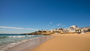 Beach - Apartment in Luz With Sea Views & Beach (Lagos)