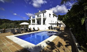 屋内プール、屋外プール