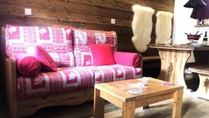 Living area - Apartment in Le Bourg at Ski Slopes (Les Avanchers-Valmorel)