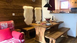 Dining - Apartment in Le Bourg at Ski Slopes (Les Avanchers-Valmorel)
