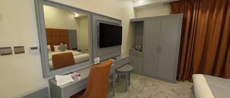 Basic Studio | Living area