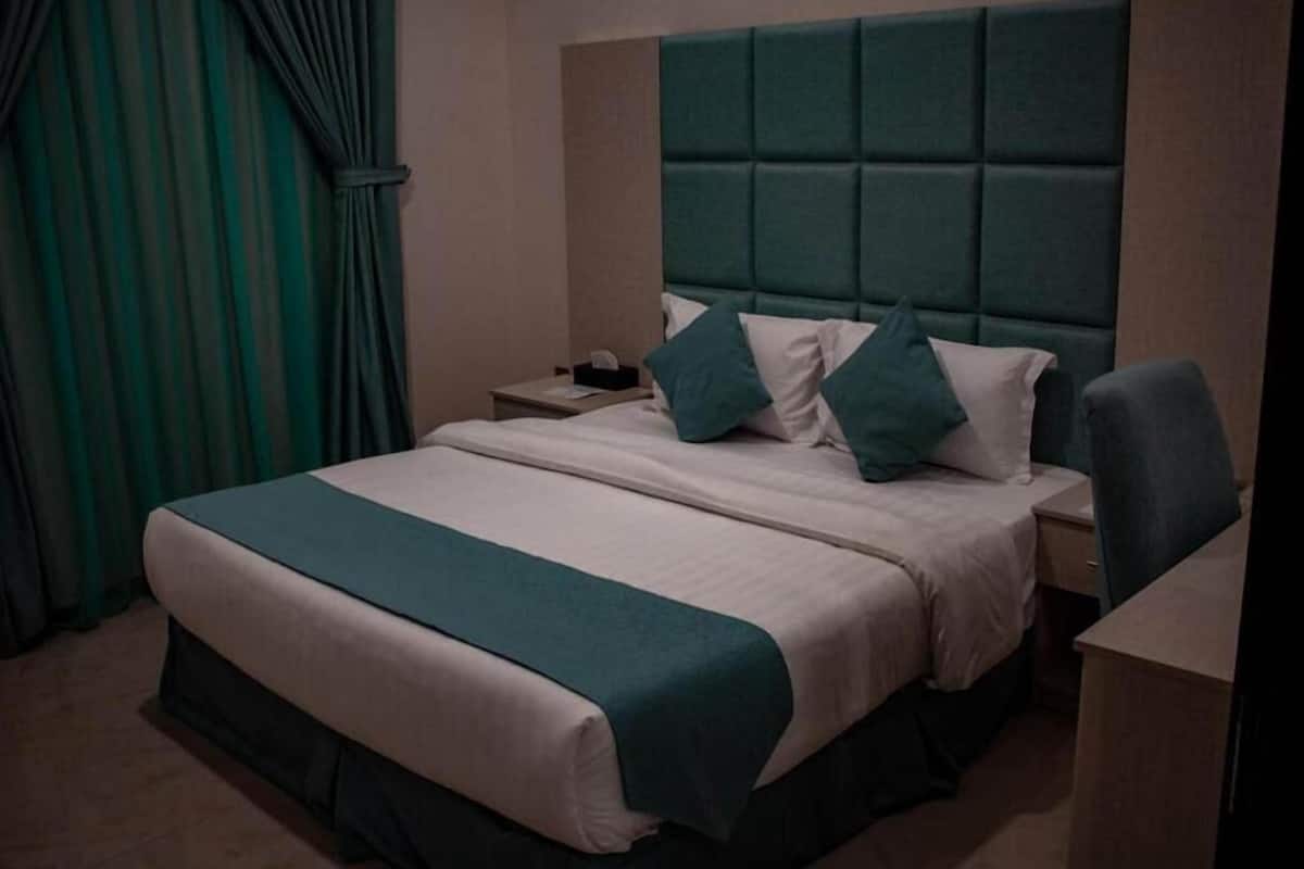 Deluxe Studio Suite | Langsir/tirai gelap terus, seterika/papan seterika, Wi-fi percuma