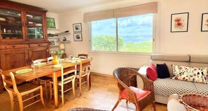 Apartment in Giens Near Almanarre Beach