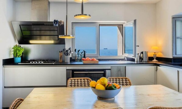 Fridge, microwave, oven, dishwasher - Houses & Villas for 8 People (Brando)