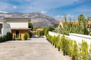 Property grounds - Luxury Villa Neptune (Palermo)