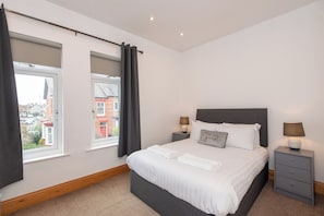 2 Schlafzimmer, Bügeleisen/Bügelbrett, WLAN, Bettwäsche