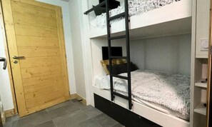 Apartment - Apartment in Plagne Centre Near Ski Slopes (La Plagne-Tarentaise)