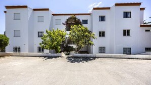 Exterior - Apartments for 4 People (Lagos)
