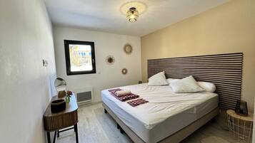 Apartment | 3 bedrooms, iron/ironing board, bed sheets