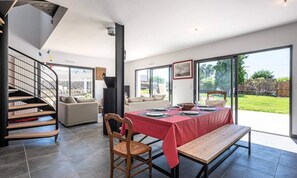 Dining - Villa in Beaumer Near Men Du Beaches (Carnac)