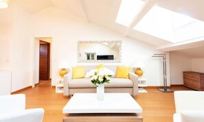 Living area - Apartment on Rue D'antibes Near Croisette (Cannes)