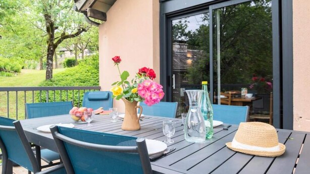 Outdoor dining - Cottage in La Canourgue With Pool Access (La Canourgue)