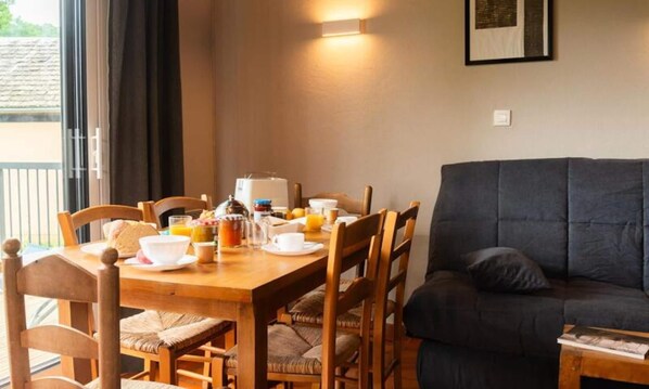 Dining - Cottage in La Canourgue With Pool Access (La Canourgue)