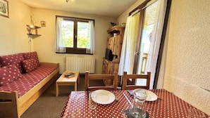 Unclassified image, 2 of 3, button - Apartment in Megeve Near Forest Trails (Demi-Quartier)