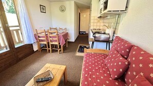 Unclassified image, 3 of 3, button - Apartment in Megeve Near Forest Trails (Demi-Quartier)