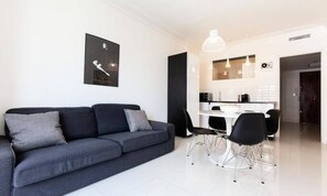 Living area - Modern and Cozy 3-room Apartment at the Foot of the Croisette! (Cannes)