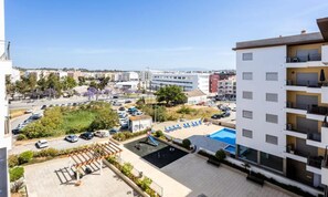 Exterior - Apartment in Lagos With Pool and Balcony (Lagos)