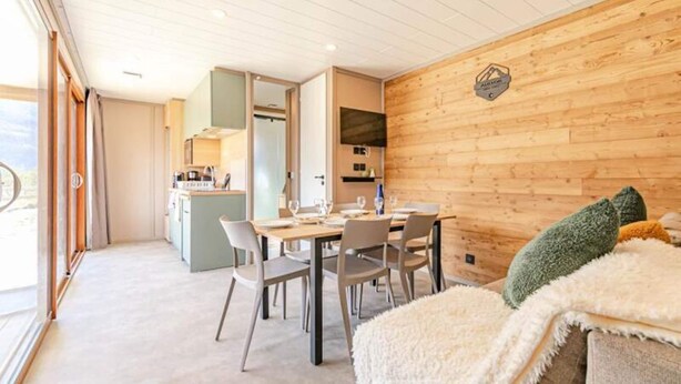 Dining - Chalet in Aussois With Stunning Mountain Views (Aussois)