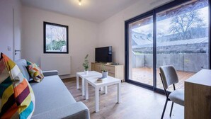 Unclassified image, 2 of 3, button - Apartment in Loudenvielle by Skyvall Lift (Loudenvielle)