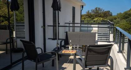 Apartment in Propriano With Terrace Bliss