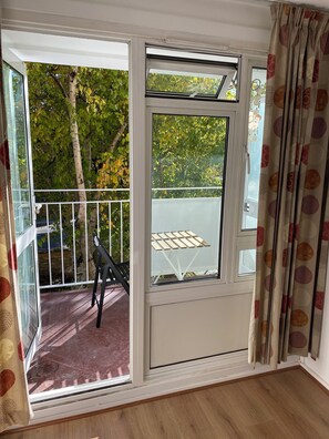 Interior - Bright & Beautifully 2-Bedroom Duplex with 2 Private Balconies near Queen’s Park (London)