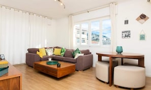 Living area - Apartment in Cannes Near Rue D'antibes (Cannes)
