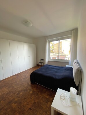 3 bedrooms, desk, iron/ironing board, free WiFi - Penthouse near the beach and bike lane (Sanremo)
