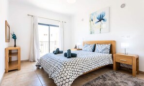 Room - Apartment in Lagos With Harbor Views (Lagos)