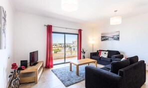 Living area - Apartment in Lagos With Harbor Views (Lagos)