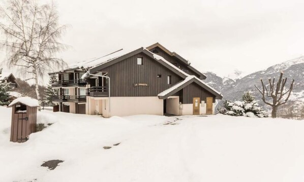 Exterior - Apartment in Montalbert Near Ski Slopes (Aime-la-Plagne)