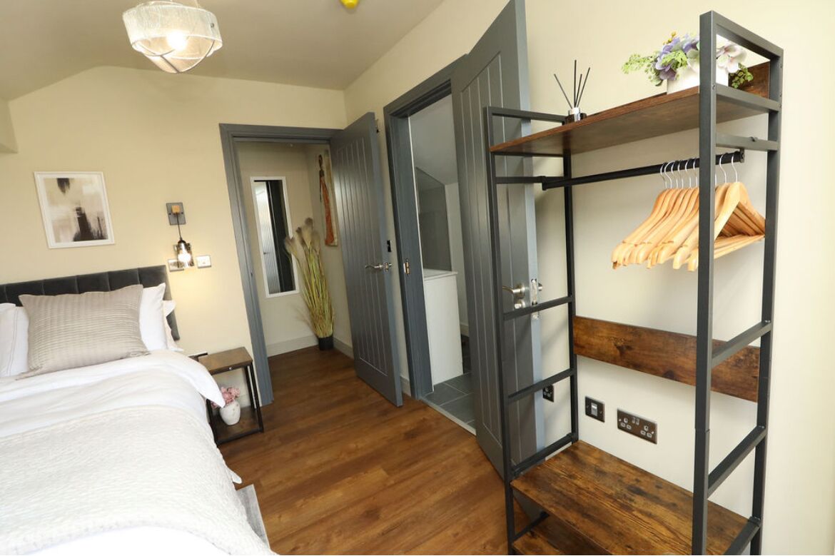 Iron/ironing board, WiFi