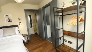 Iron/ironing board, WiFi