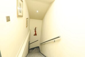 Interior - Stylish 2-Bed, 2-Bath Apartment with Balcony • Walk to Town Centre (Colchester)