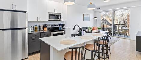 Fridge, microwave, oven, stovetop