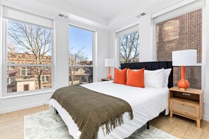 2 slaapkamers, een bureau, een strijkplank/strijkijzer, wifi