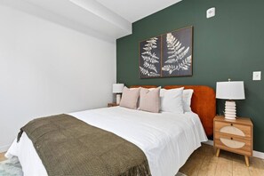 2 عدّة غرف نوم ومكتب ومكواة/لوح كي وواي فاي