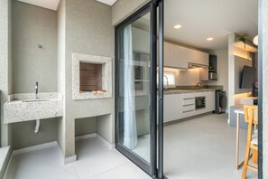 Perhehuoneisto, parveke, kaupunkinäköala | Parveke