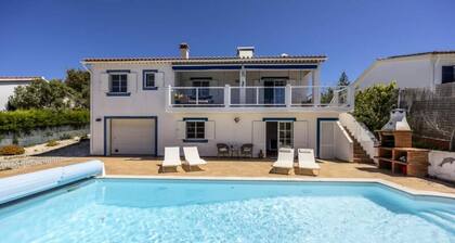 Apartment in Vale da Telha With Private Pool