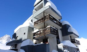 Exterior - Ski-in/ski-out Apartment Close to the Funicular (Tignes)