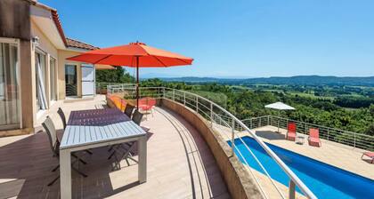 Villa in Rochefort-du-gard With Pool Views