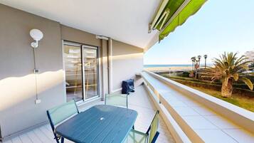 Tempat makan outdoor