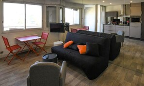 Living area - Apartment in Grau-du-roi With Beach Access (Le Grau-Du-Roi)